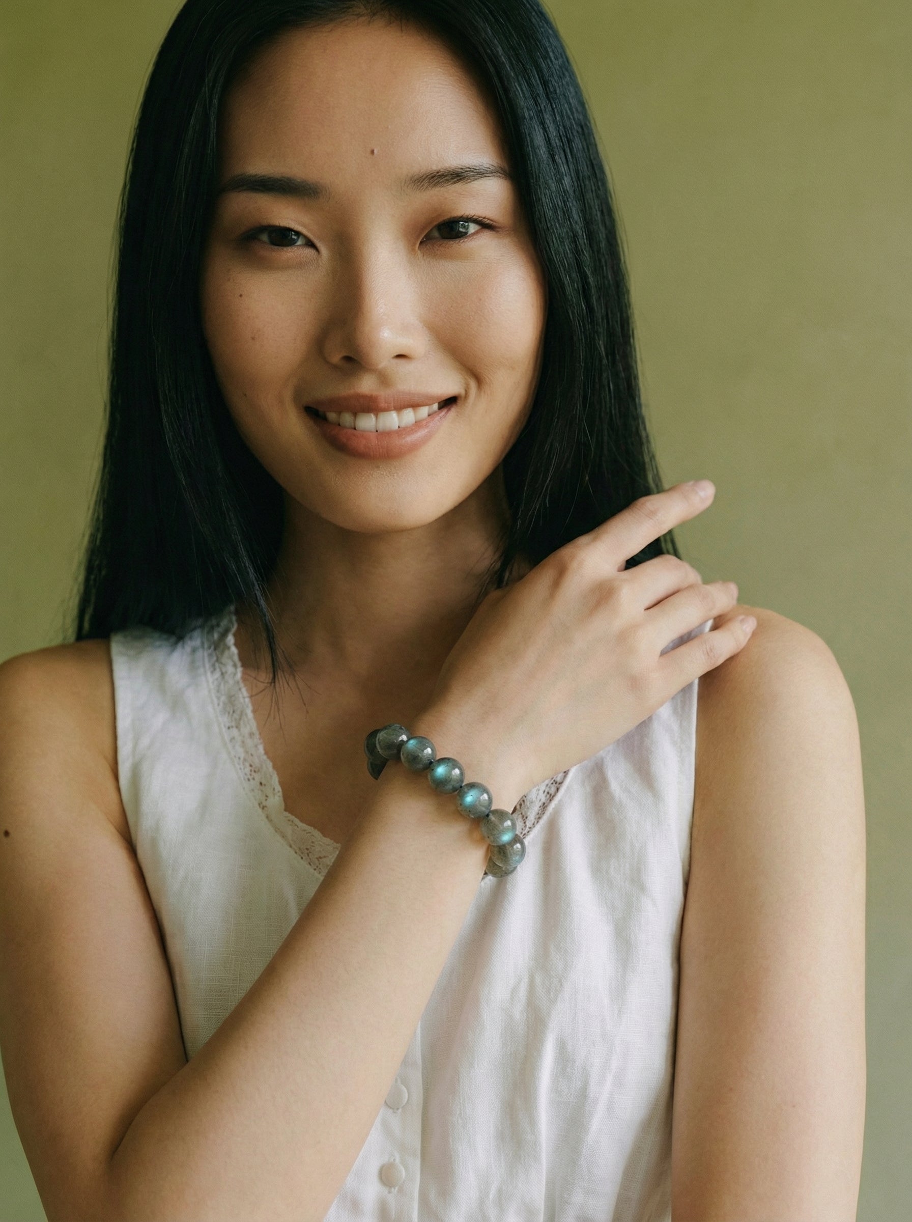 7A Labradorite Blue Flash Bracelet - Magic & Protection | Aurora Stone